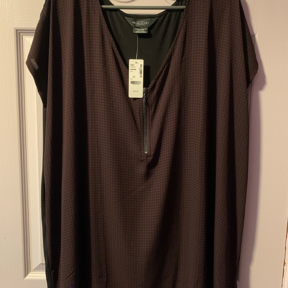 Woman plus size dress shirt